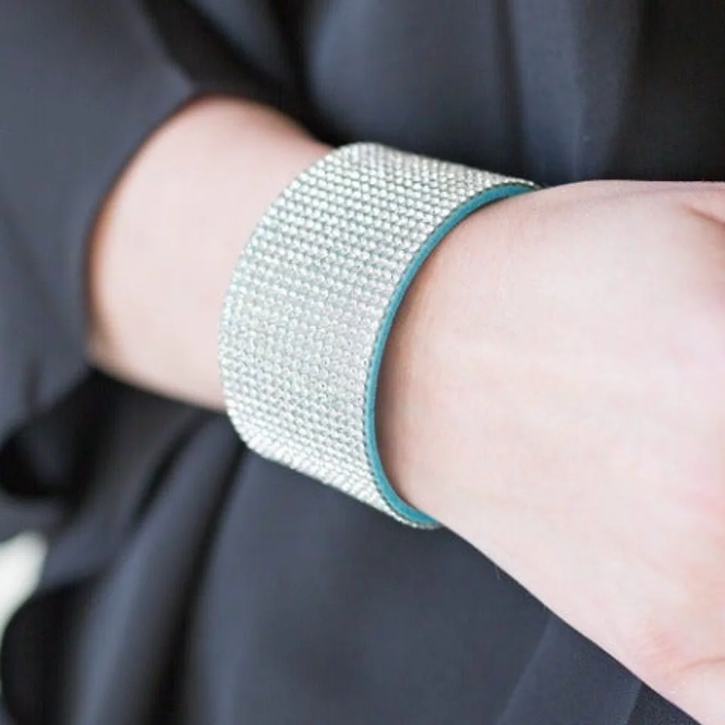 Paparazzi Roll With The Punches Wrap & Snap