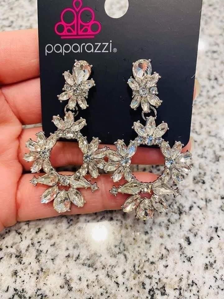 Paparazzi Leave Them Speechless LOP Post Earrings