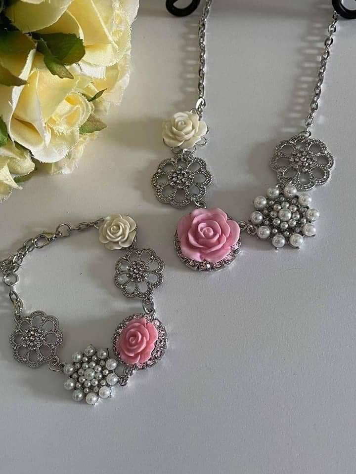 Paparazzi TeaParty Favors LOP Necklaces Sets