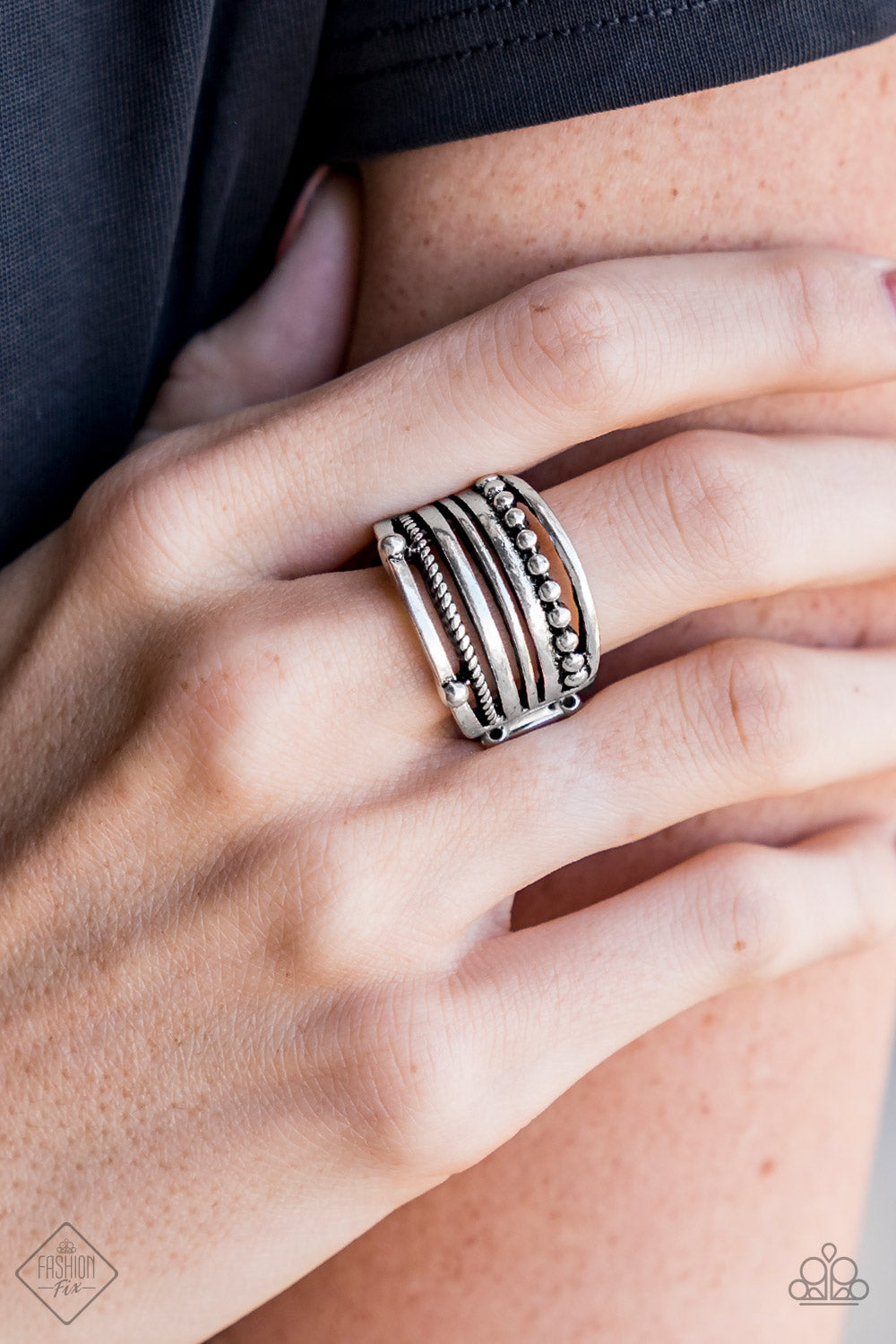 Paparazzi The STEEL Of Night Ring