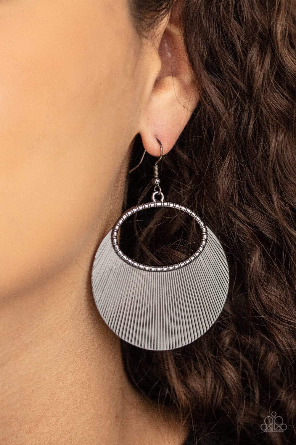 Paparazzi Fan Girl Glam Earrings
