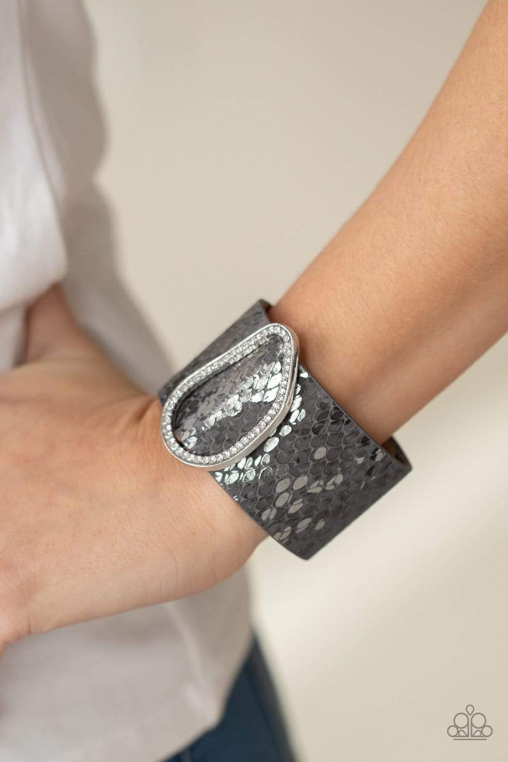 Paparazzi HISS-tory In The Making Wrap & Snap