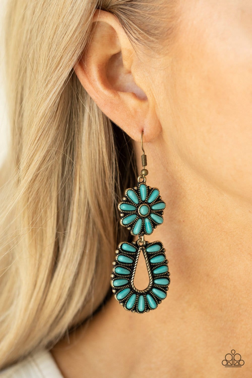 Paparazzi Badlands Eden Earrings