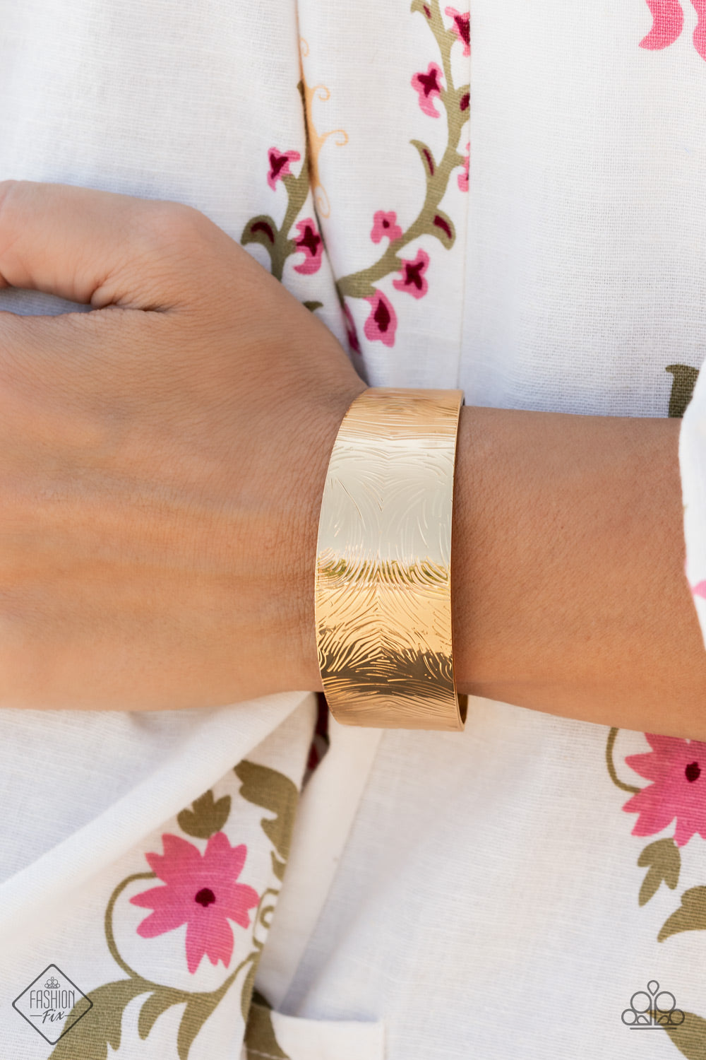 Paparazzi Coolly Curved Cuff Sets