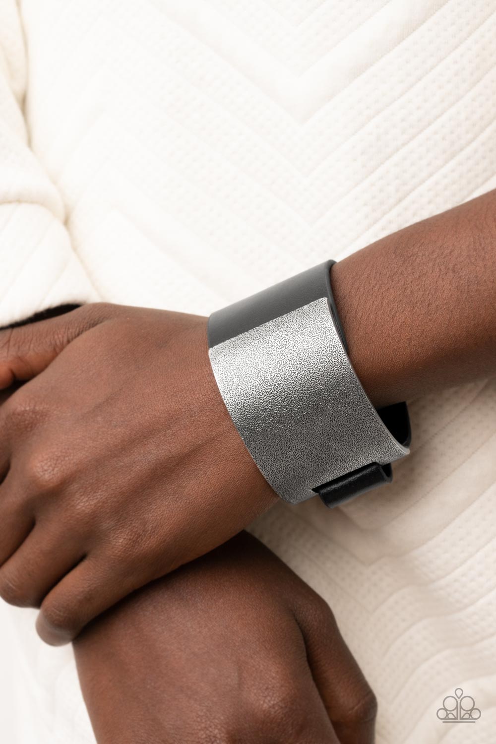 Paparazzi Studded Synchronism Wrap & Snap