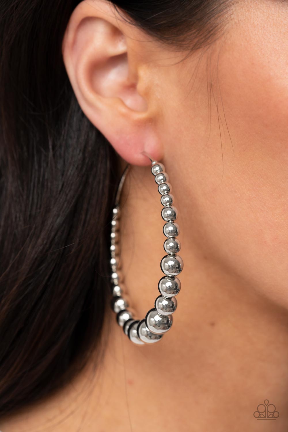Paparazzi Show Off Your Curves Hoops