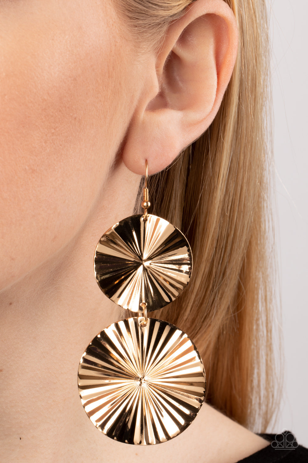 Paparazzi In Your Wildest FAN-tasy Earrings