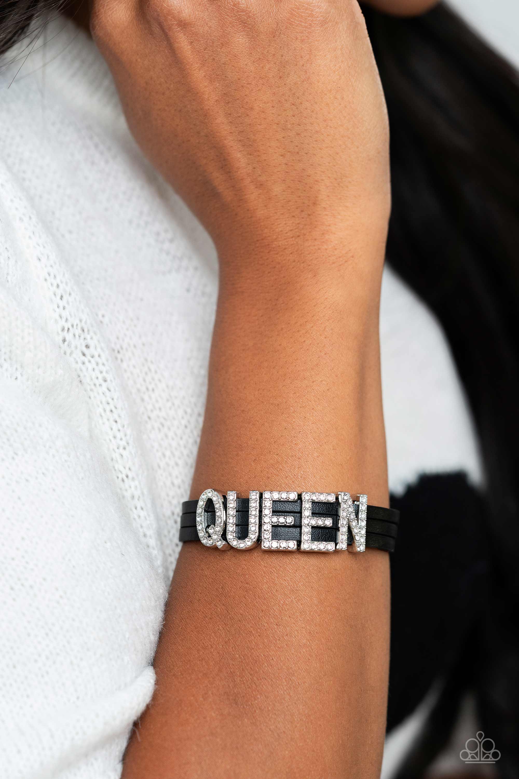Queen of My Life Wrap & Snap