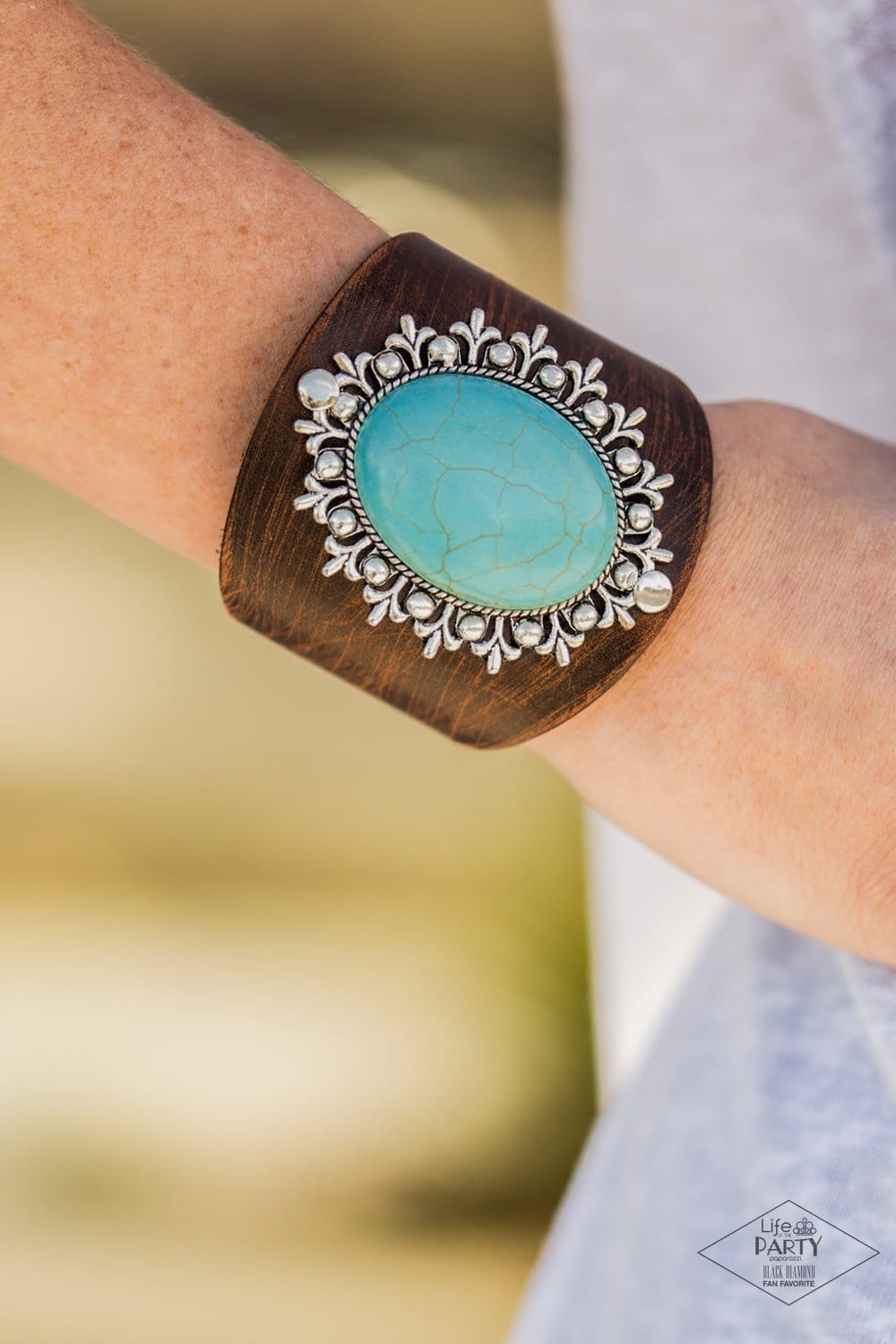 Born Out West Wrap & Snap