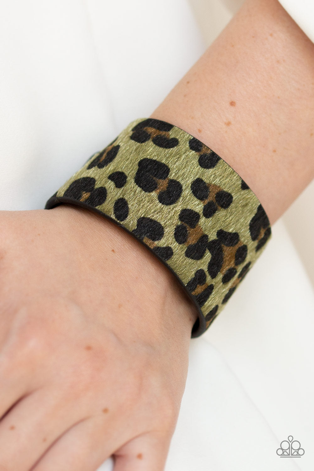 Paparazzi Cheetah Cabana Wrap and Snap