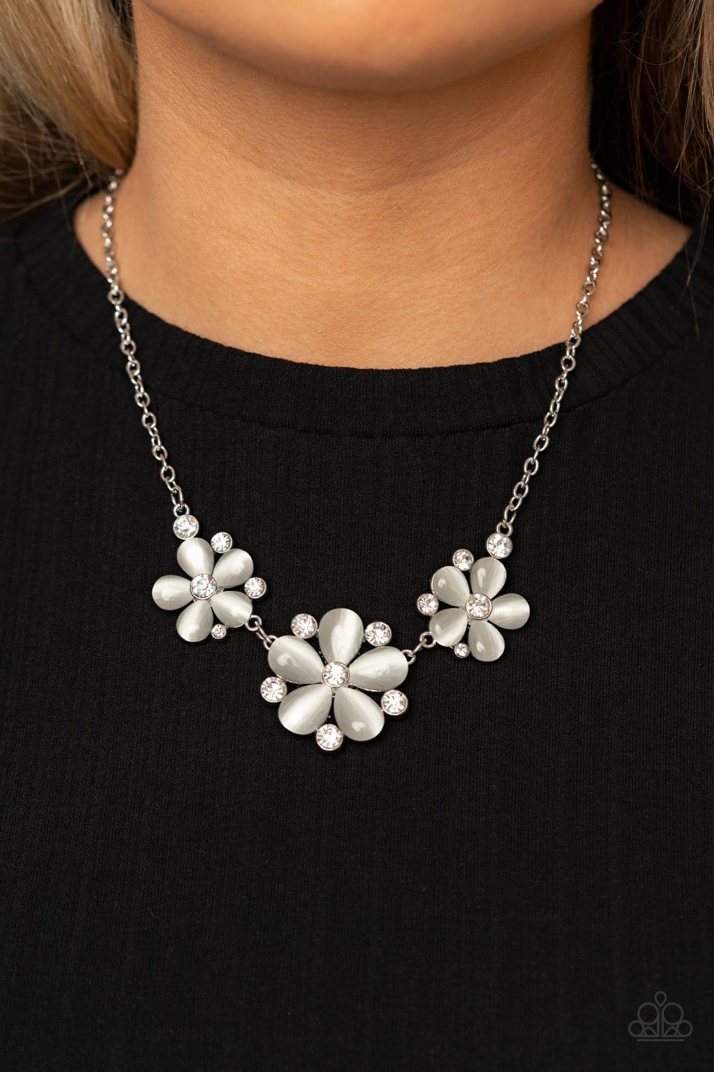 Paparazzi Effortlessly Efflorescent Necklaces