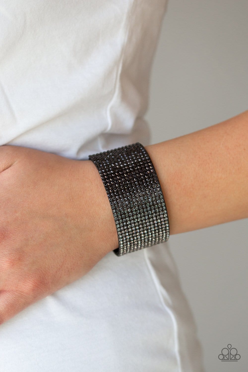 Paparazzi Fade Out Wrap & Snap