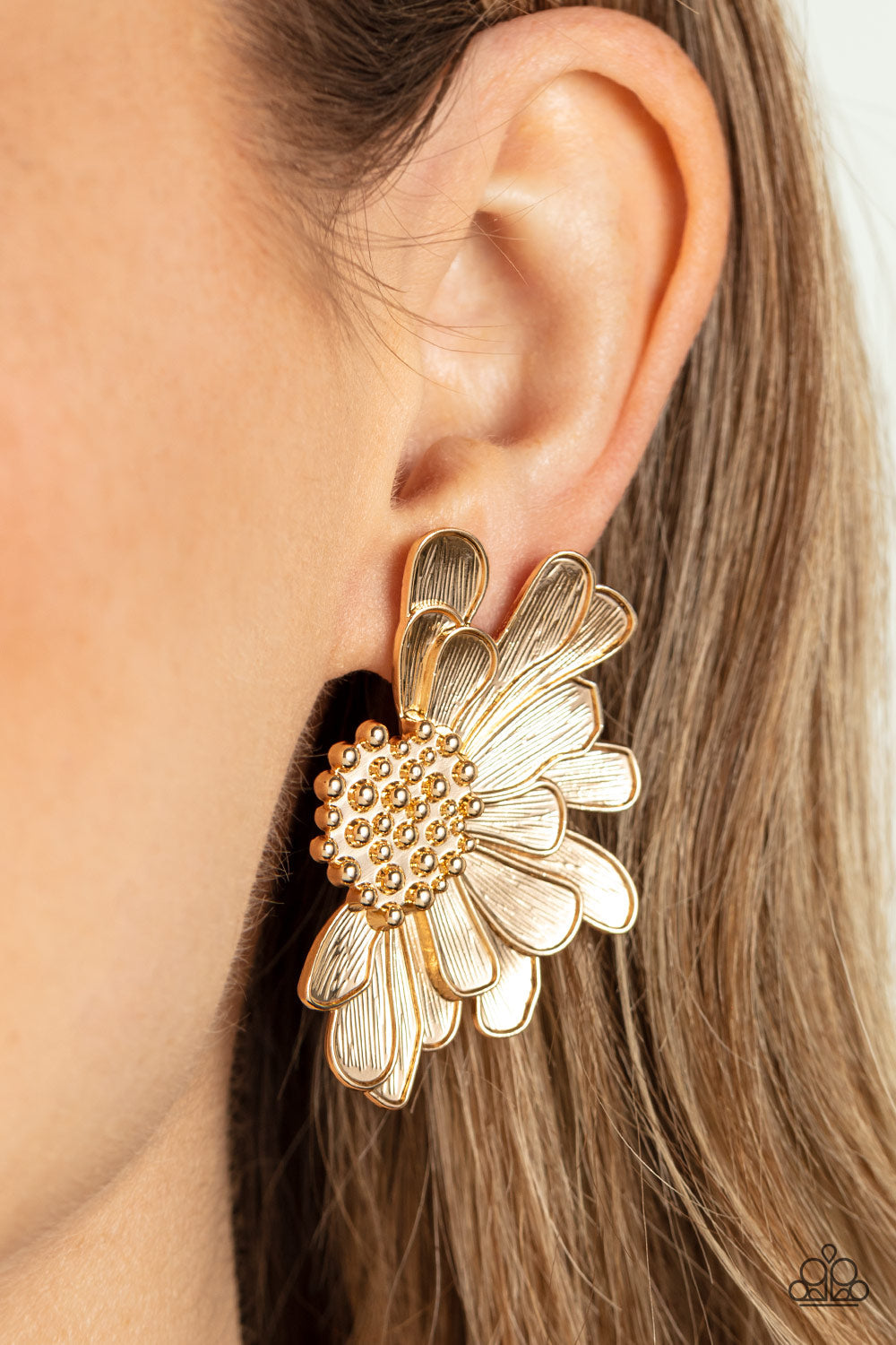 Paparazzi Farmstead Meadow Flower Post Earrings