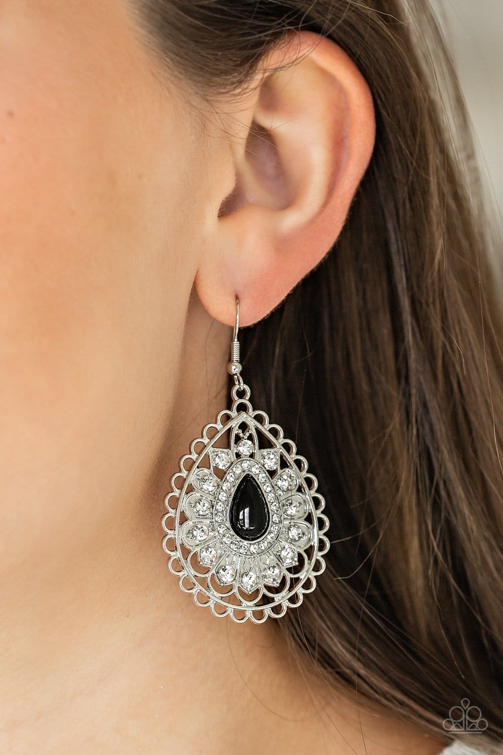 Glamour Grandeur Earrings