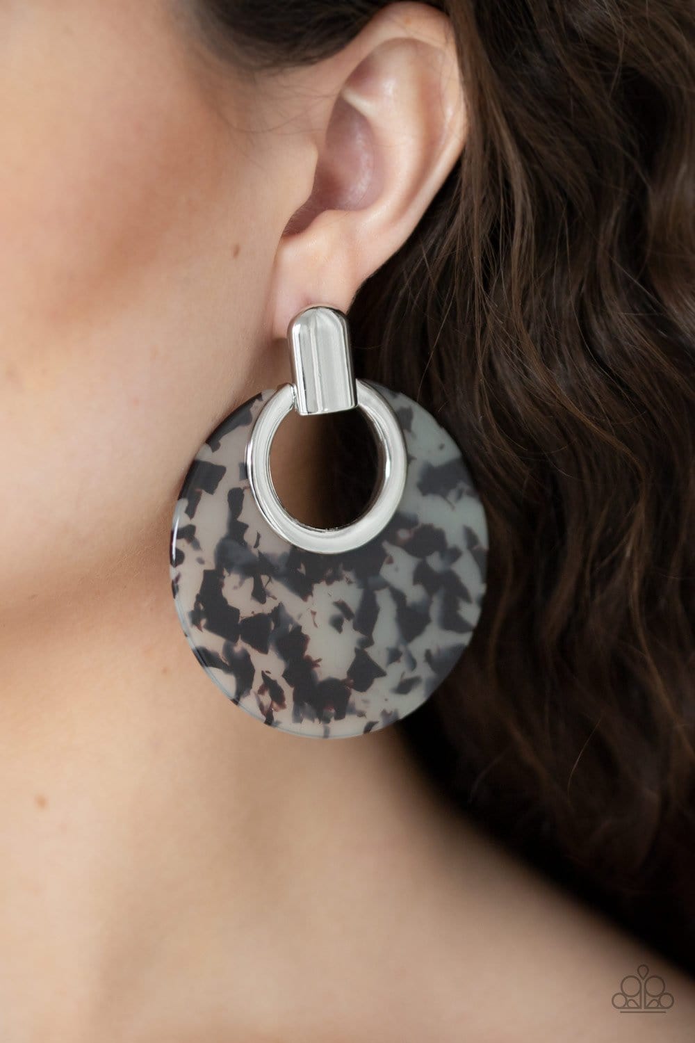 Paparazzi Metro Zoo Post Earrings