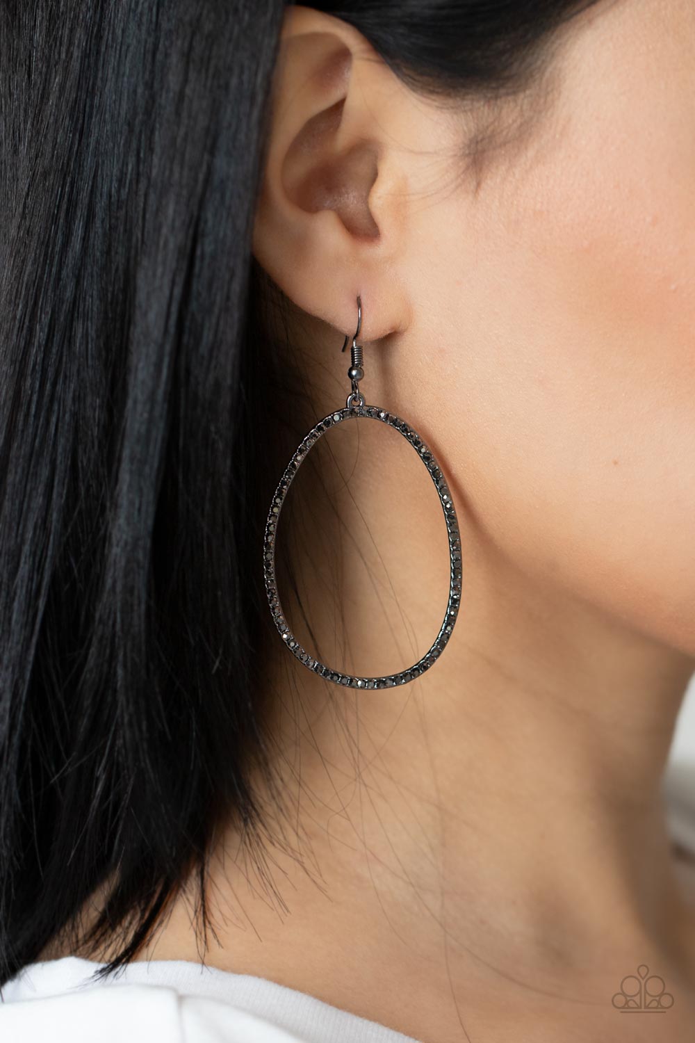 Paparazzi OVAL-ruled! Earrings