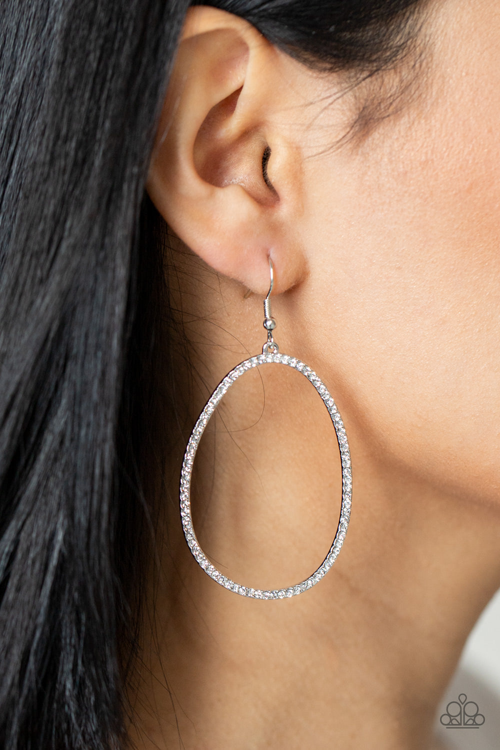 Paparazzi OVAL-ruled! Earrings