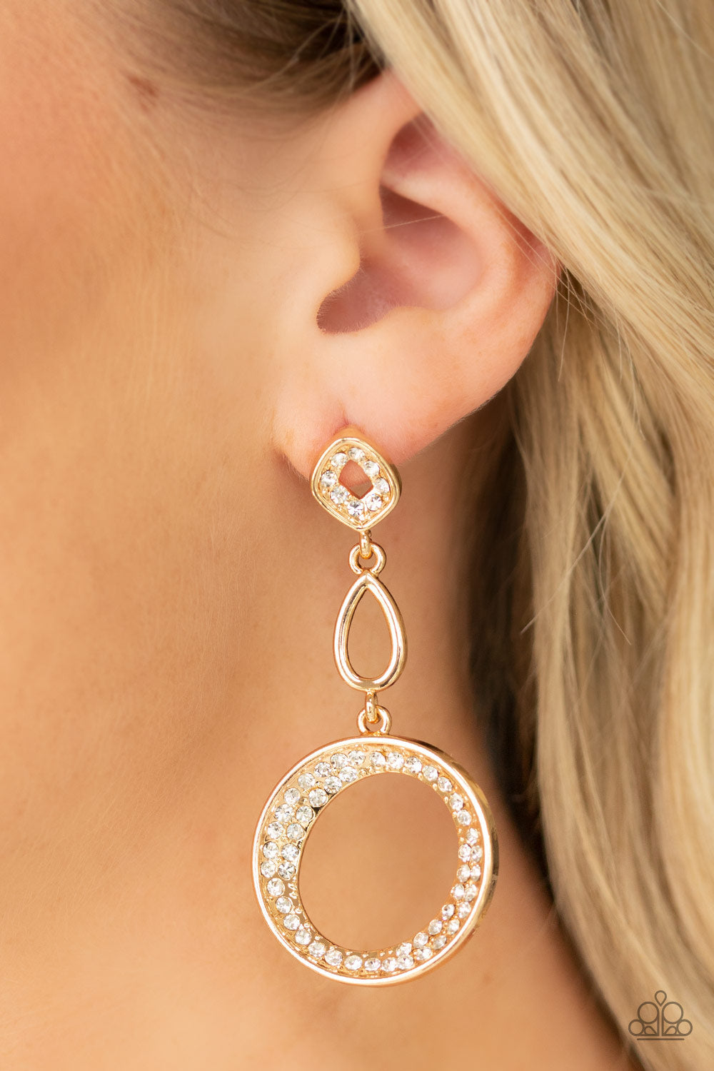Paparazzi On The Glamour Scene Earrings