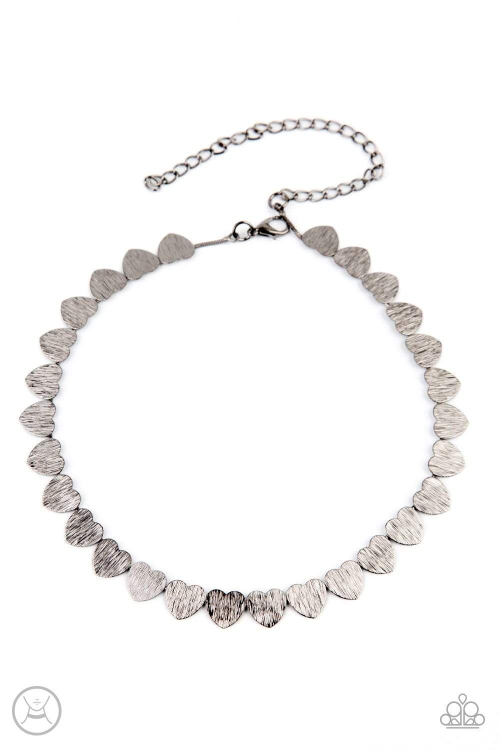 Paparazzi Playing HEART To Get Chokers