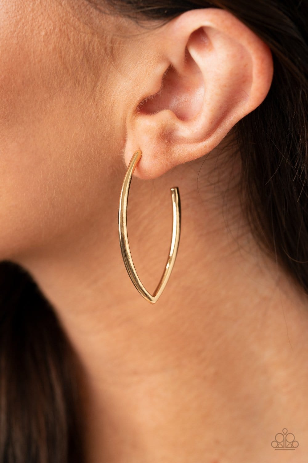 Paparazzi Point-Blank Beautiful Hoops