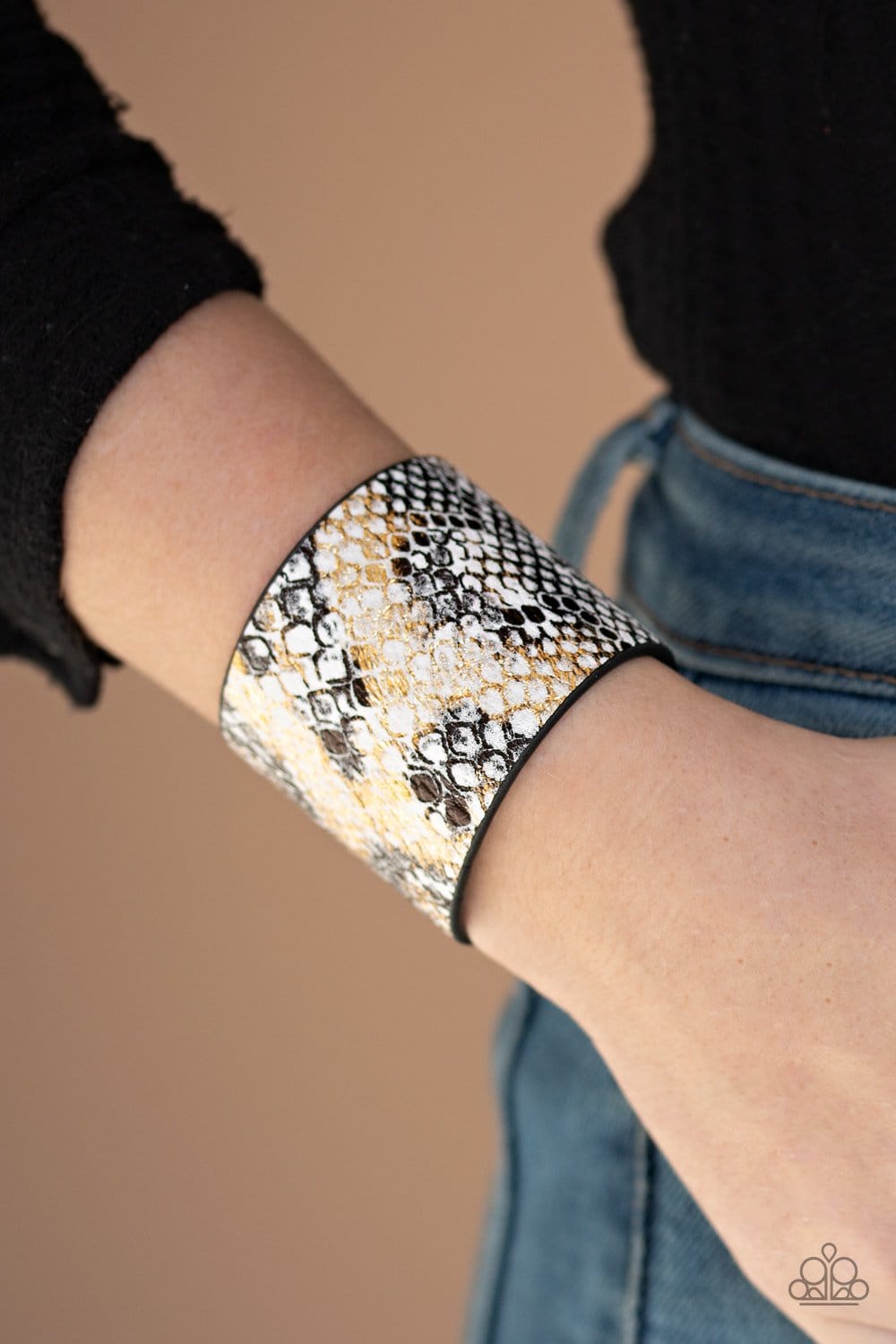 Paparazzi Serpent Shimmer Wrap & Snap