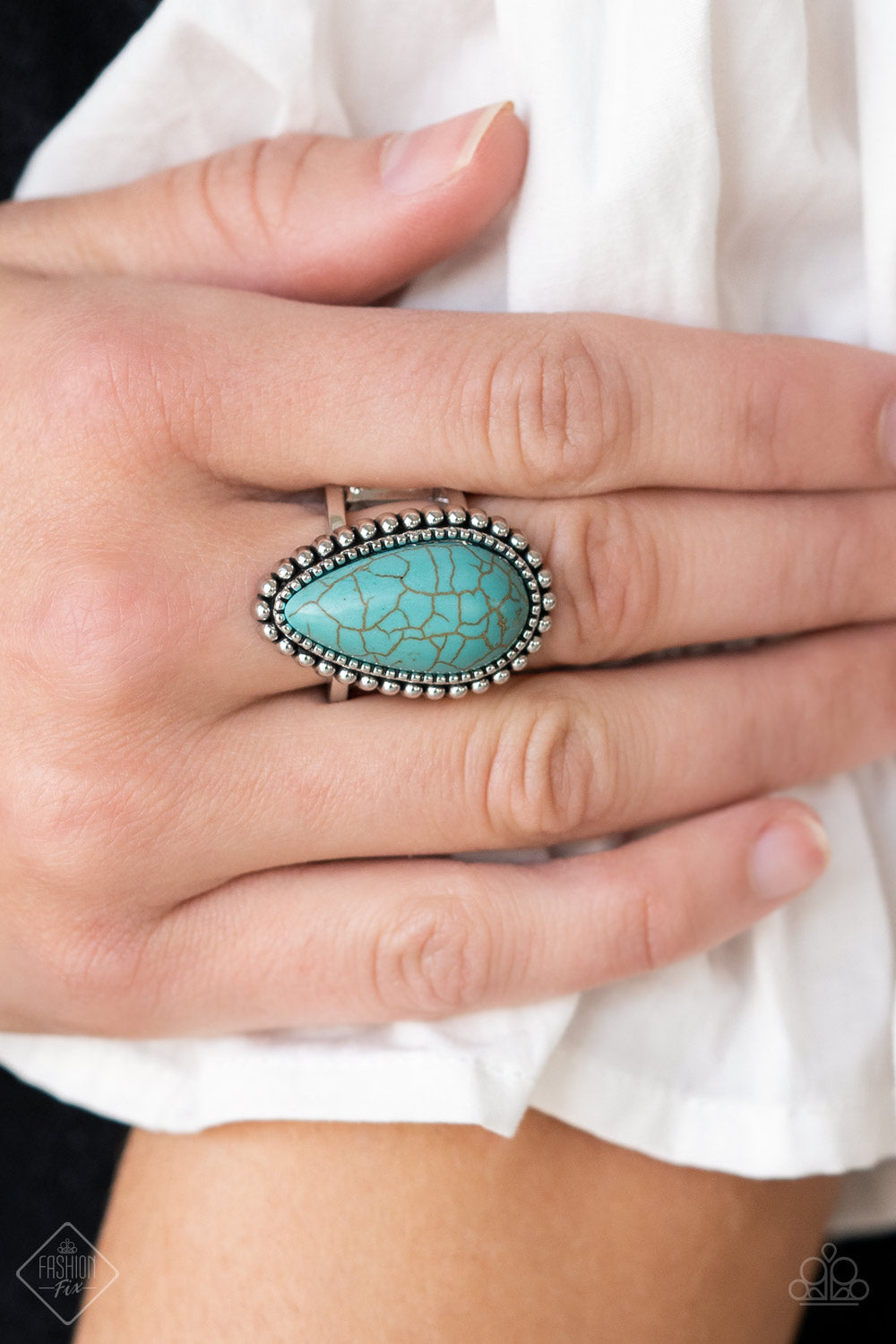 Simply Santa Fe Fashion Fix Sets April 2022