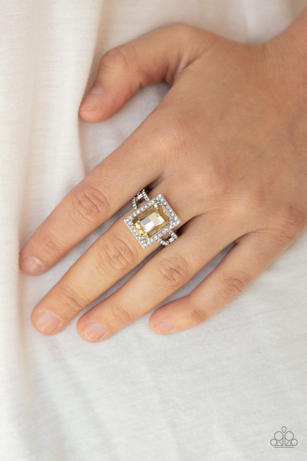 Paparazzi Utmost Prestige Ring