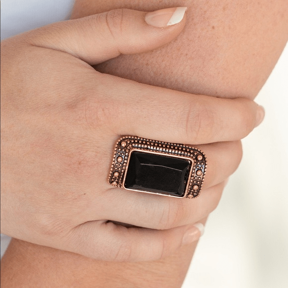 Paparazzi Very HEIR-descent Ring