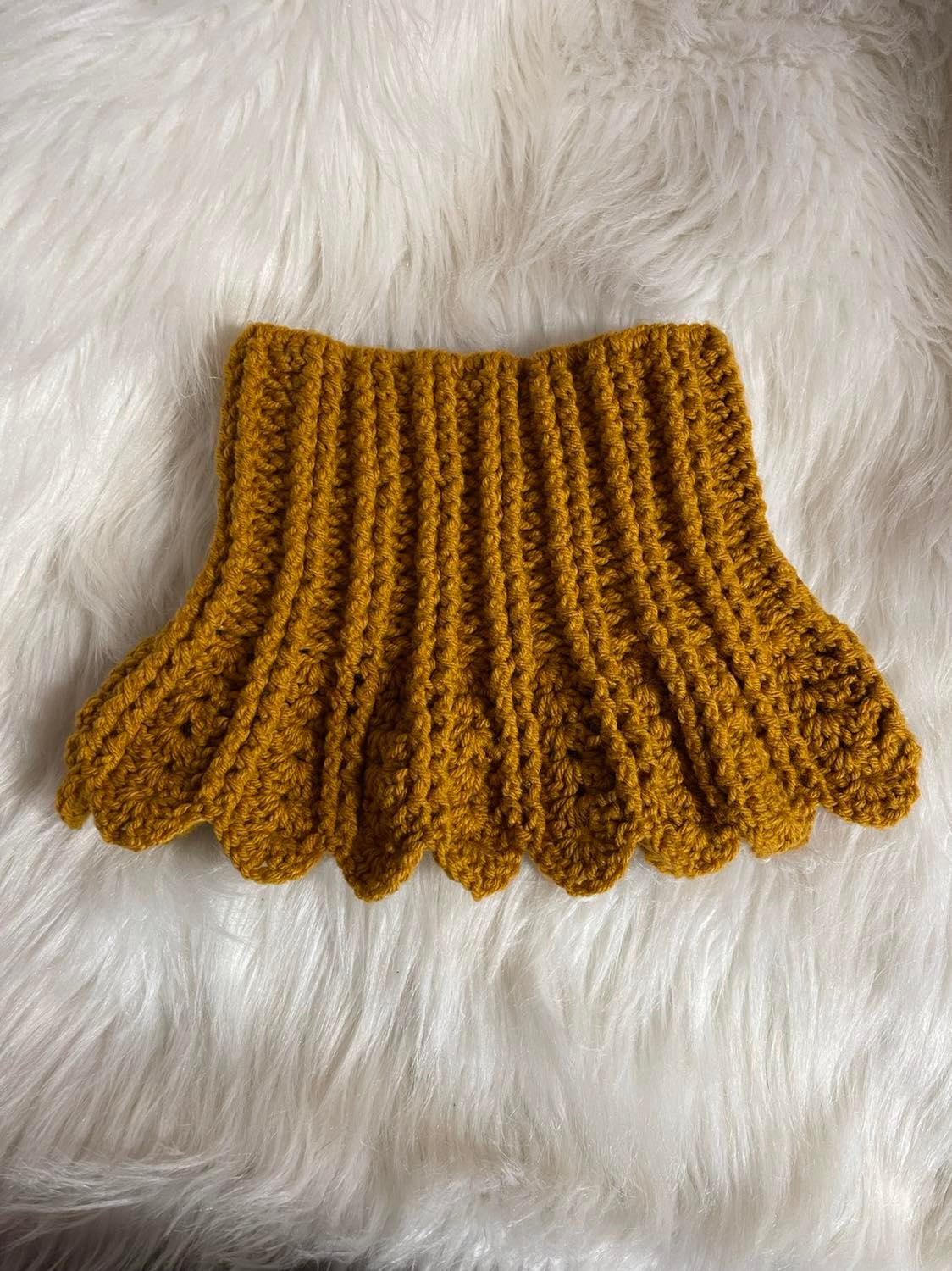 The Scallop Neck Warmer