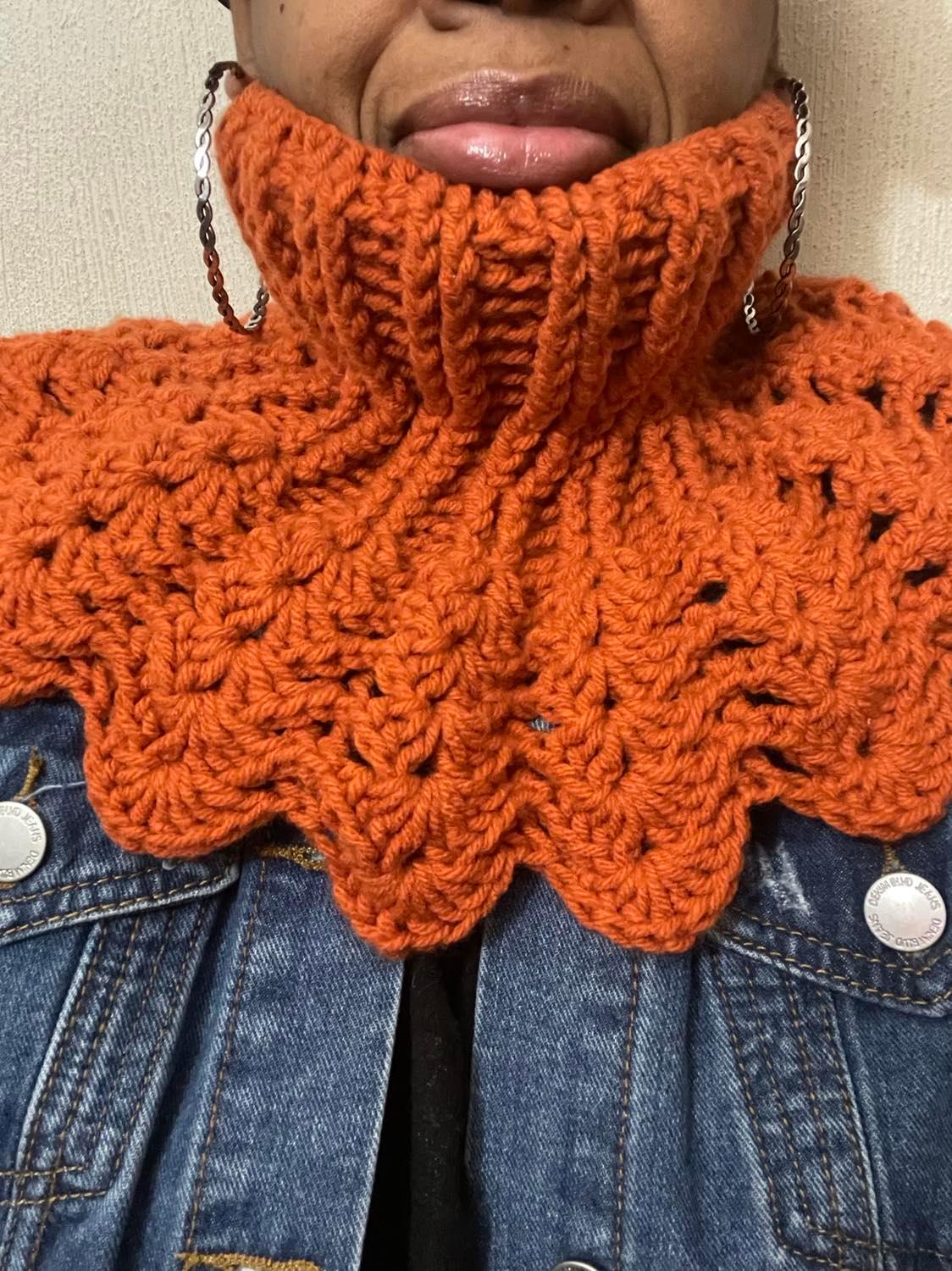 The Scallop Neck Warmer