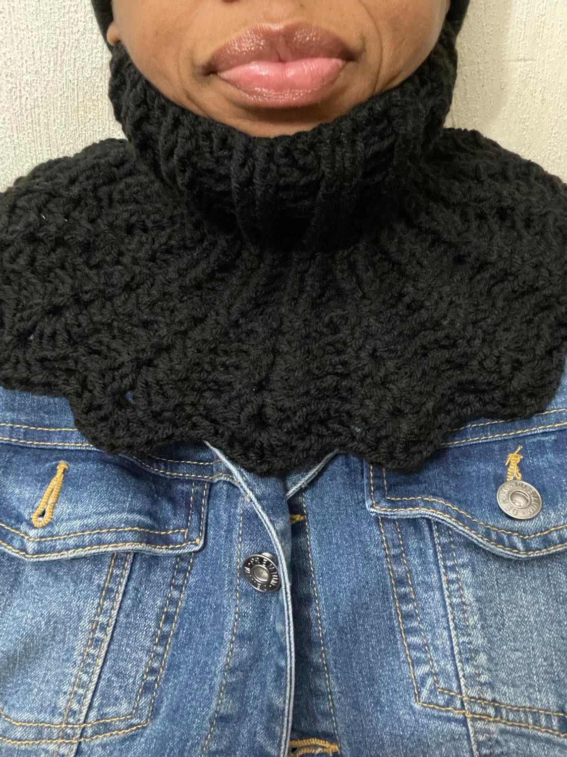 The Scallop Neck Warmer