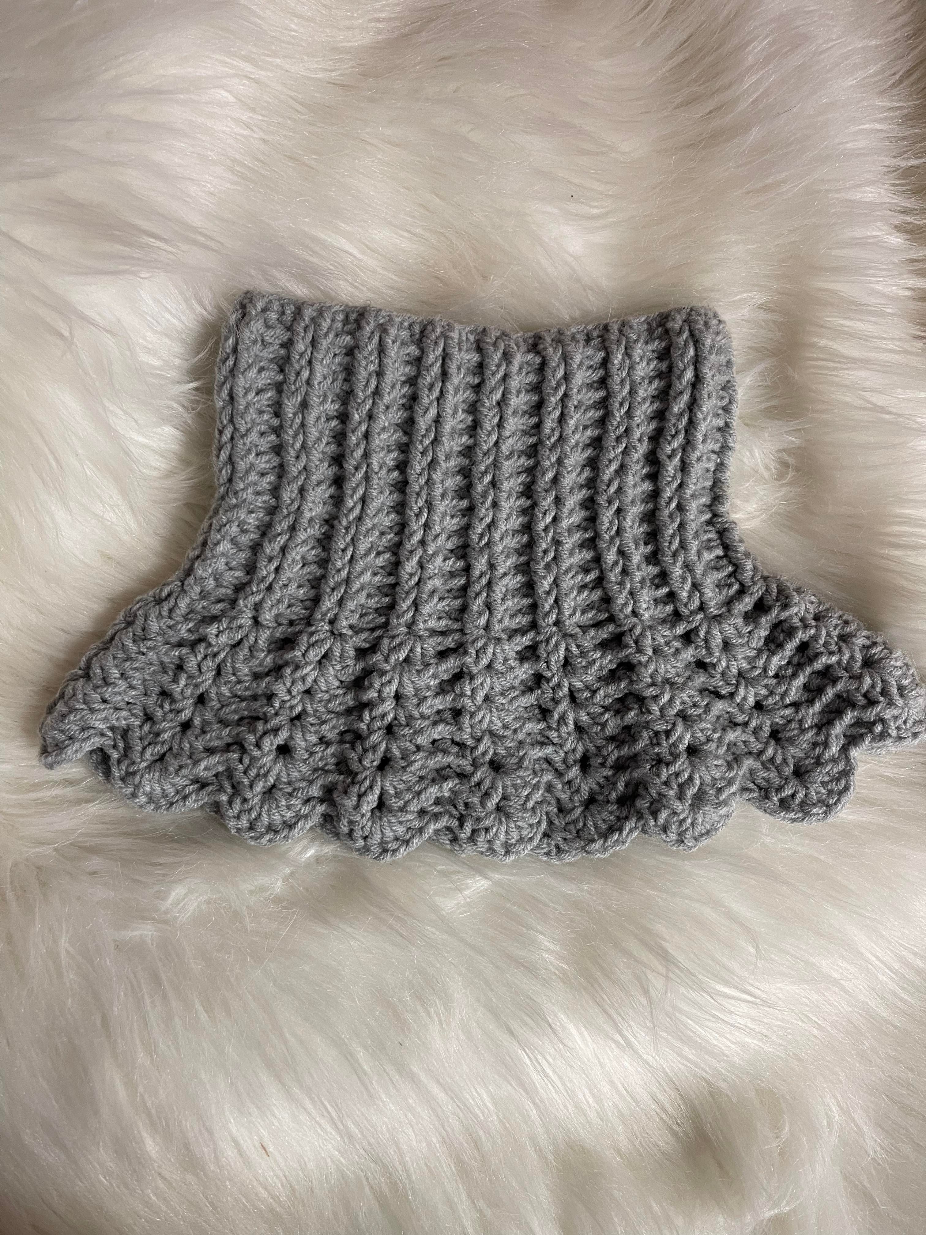 The Scallop Neck Warmer